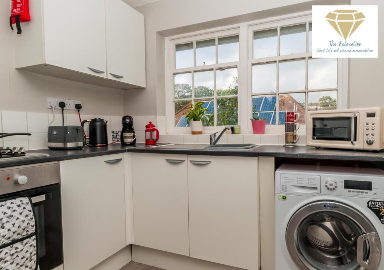 2 Bed Apartment-5 Guests - Business-Relocation-Parking - The Brighton Short Stay & Serviced Apartments Exterior foto